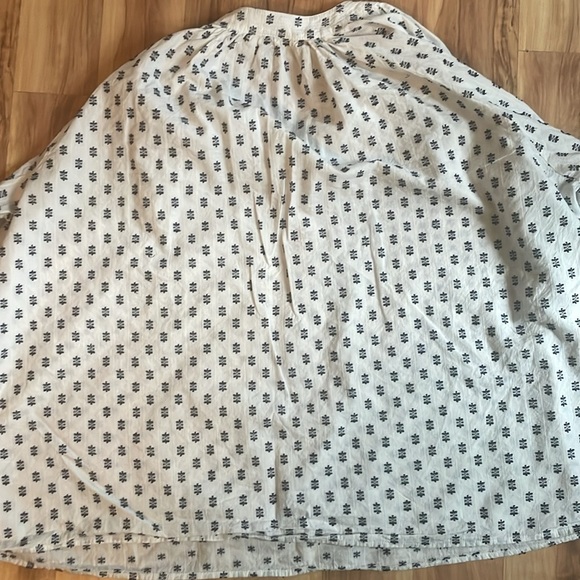 Universal Thread women’s top in a size XXL. - Picture 6 of 6